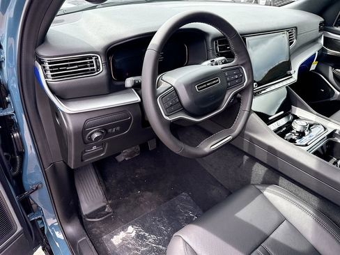 New 2026 Jeep Grand Wagoneer L Limited AWD/4WD image 9