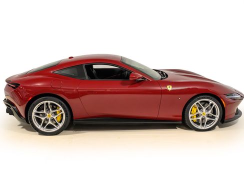 Certified 2022 Ferrari Roma RWD image 8