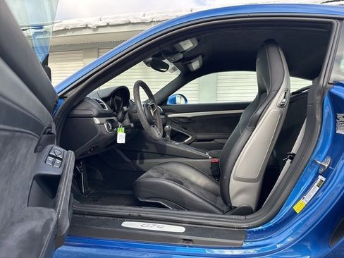 Used 2016 Porsche Cayman GT4 image 7