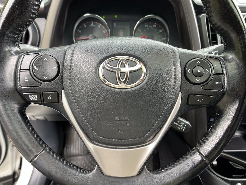 Used 2018 Toyota RAV4 SE w/ Power Extra Value Package AWD/4WD image 13