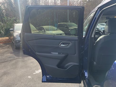 New 2026 Nissan Rogue Platinum image 23