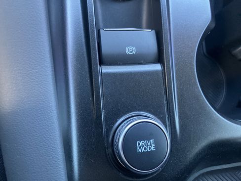 Certified 2025 Ford Explorer Active image 31