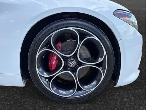 Used 2022 Alfa Romeo Giulia Ti w/ Active Assist Plus Package RWD image 13