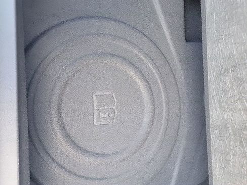 Used 2023 GMC Terrain SLT w/ LPO, Floor Liner Package image 17