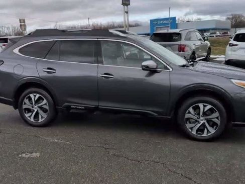 Used 2022 Subaru Outback Touring XT AWD/4WD image 9