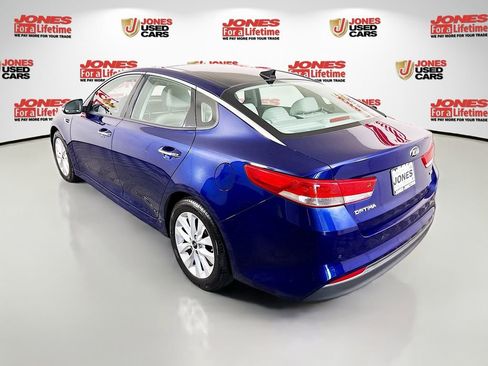 Used 2018 Kia Optima EX w/ Premium Package FWD image 2