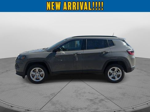 Used 2023 Jeep Compass Latitude w/ Sun and Sound Group AWD/4WD image 8
