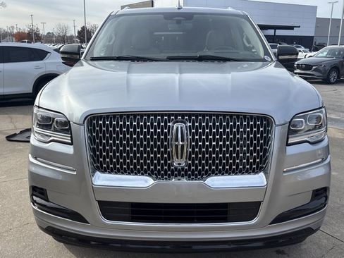 Used 2022 Lincoln Navigator Reserve image 13