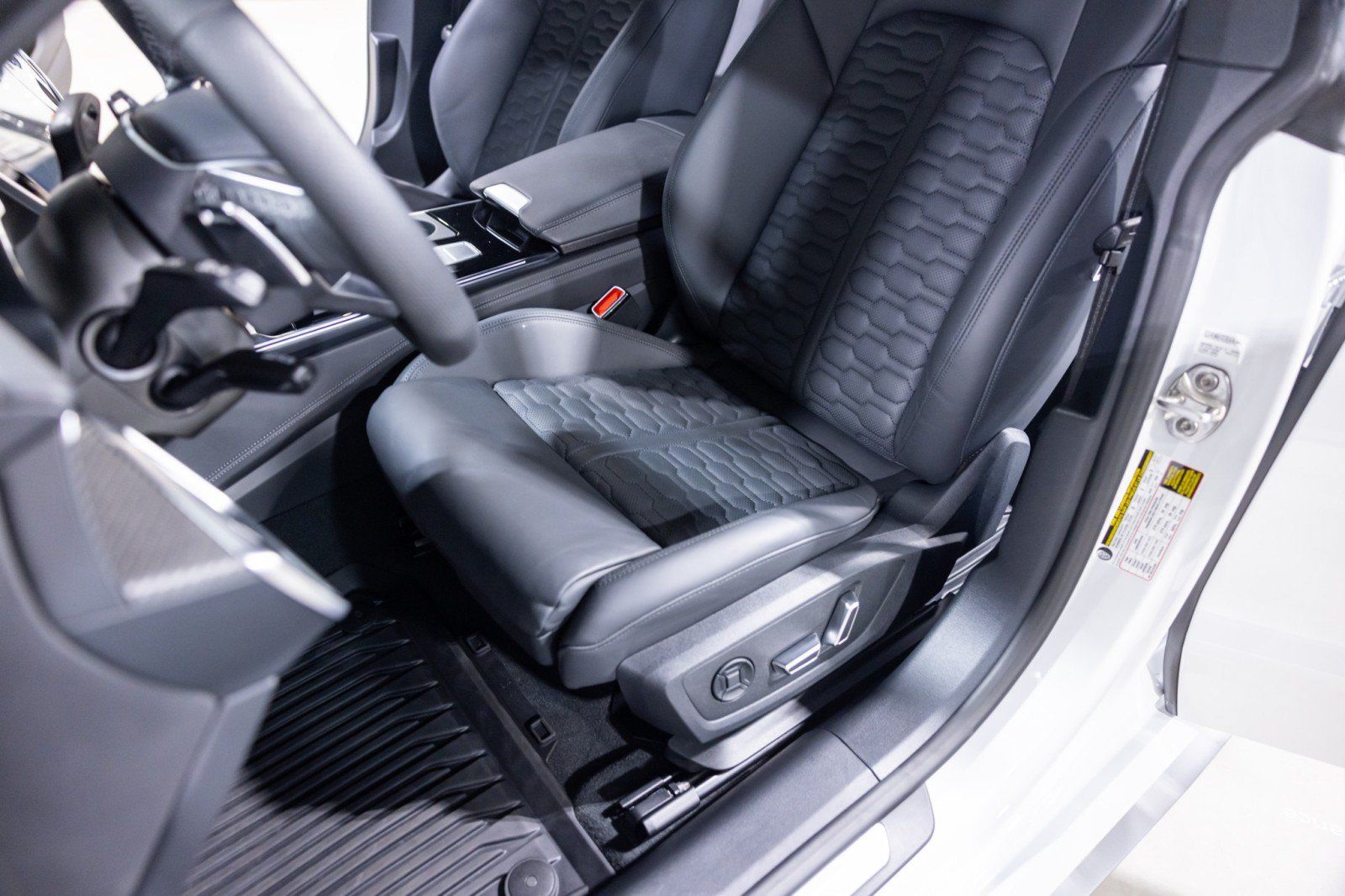 Used 2025 Audi RS 7 Performance w/ Executive Package AWD/4WD image 38