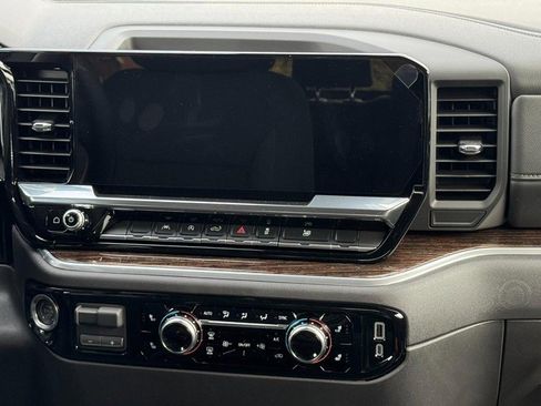 New 2026 GMC Sierra 1500 Elevation image 8