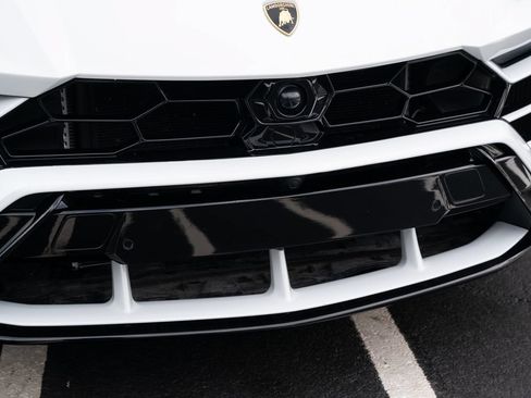Used 2022 Lamborghini Urus AWD/4WD image 6