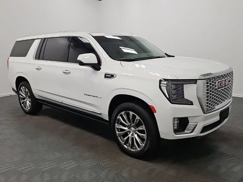 Certified 2023 GMC Yukon XL Denali w/ Denali Reserve Package RWD image 3