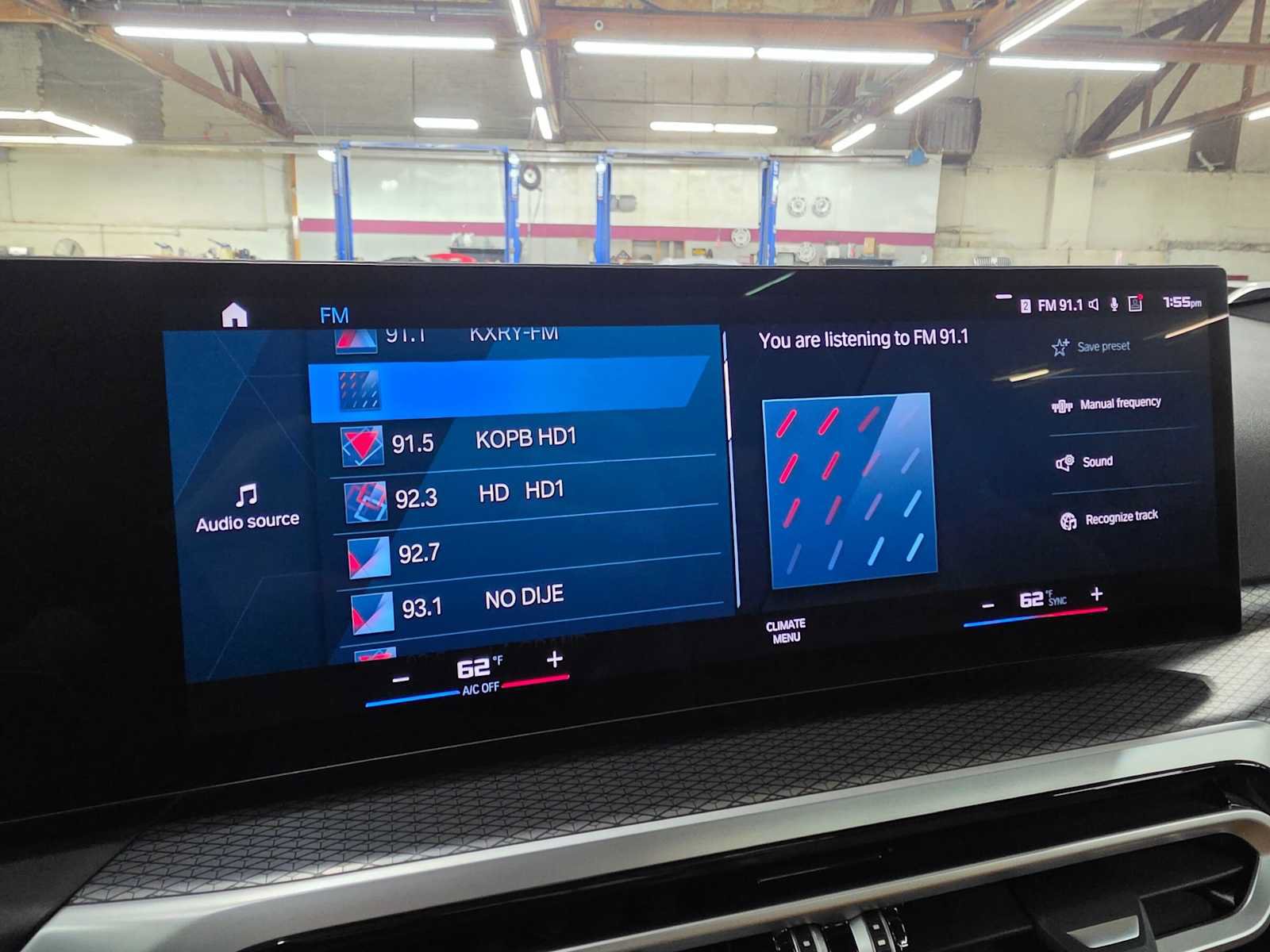 Used 2024 BMW M2 w/ Lighting Package RWD image 26