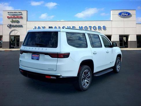 Used 2024 Jeep Wagoneer Series II w/ Flexible Seating Group AWD/4WD image 2