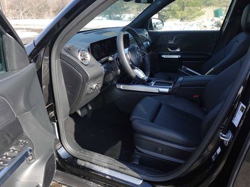 Used 2026 Mercedes-Benz GLB 250 4MATIC image 21