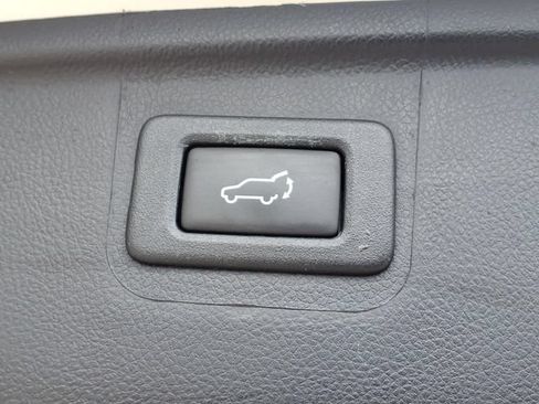Used 2018 Subaru Outback 2.5i Limited AWD/4WD image 10