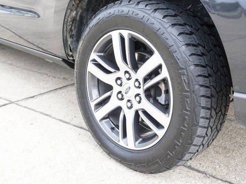 Used 2022 Ford Expedition Max Limited image 8