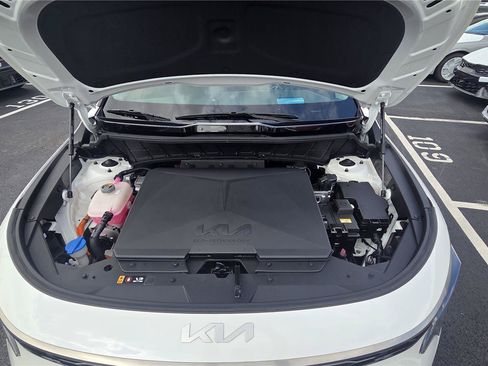 Certified 2023 Kia Niro Wave w/ Wave Preserve Package FWD image 10