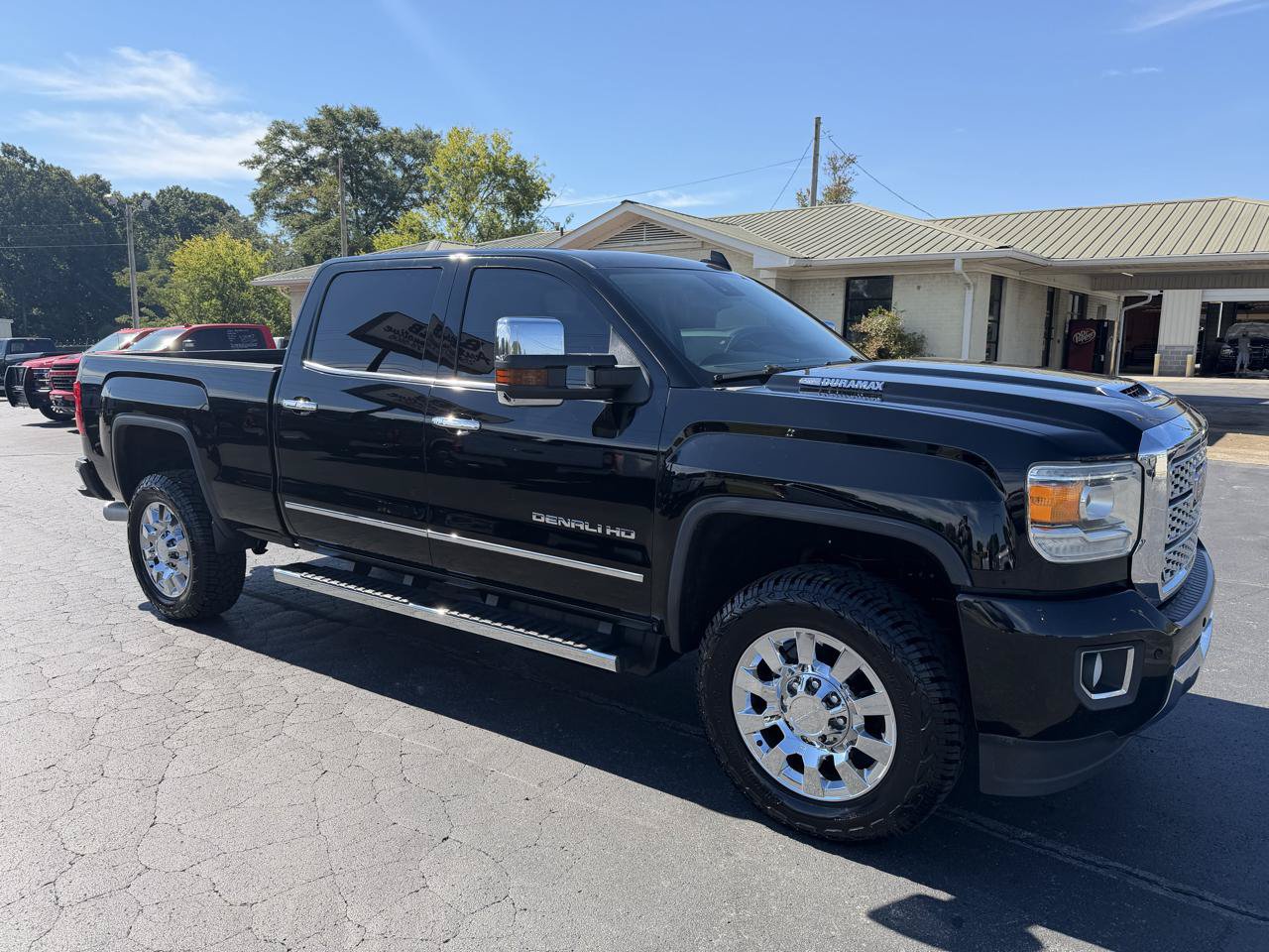 Used 2018 GMC Sierra 2500 Denali w/ Duramax Plus Package AWD/4WD image 3
