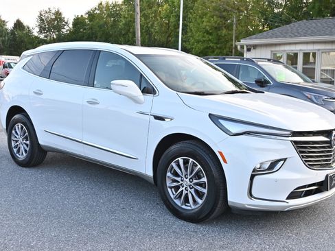 Used 2024 Buick Enclave Premium image 4