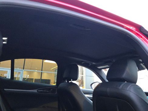 Used 2022 Alfa Romeo Stelvio Veloce image 11