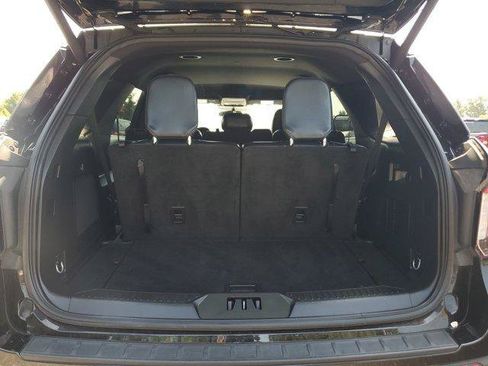 Used 2025 Ford Explorer ST-Line w/ ST-Line Street Pack AWD/4WD image 7