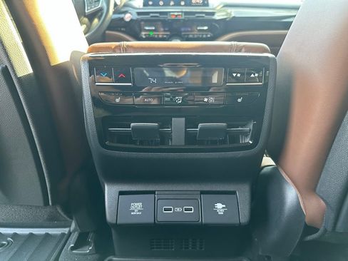 Used 2023 Acura MDX SH-AWD w/ Advance Package image 23