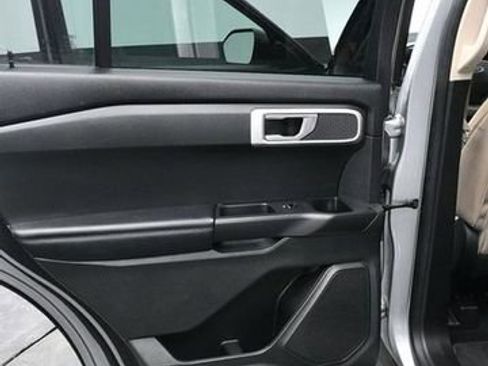 Used 2021 Ford Explorer 4WD image 13