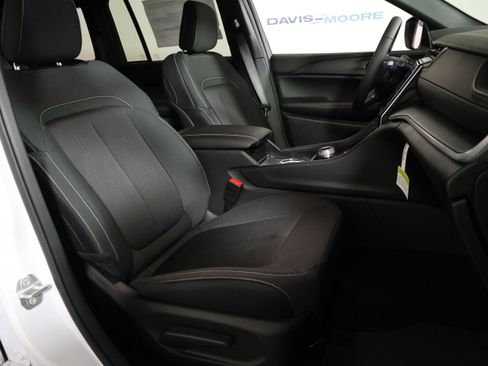 New 2026 Jeep Grand Cherokee Laredo X AWD/4WD image 20