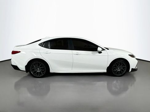 Used 2025 Toyota Camry SE AWD/4WD image 8