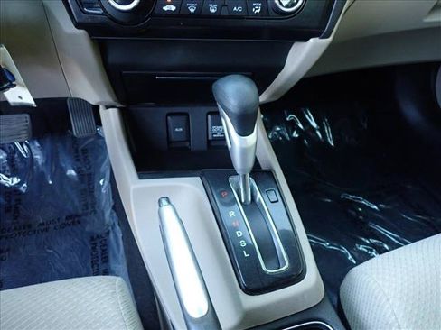 Used 2013 Honda Civic Hybrid Sedan image 18
