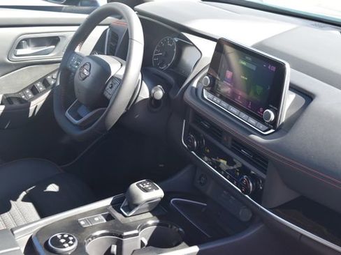 New 2026 Nissan Rogue SV AWD/4WD image 17