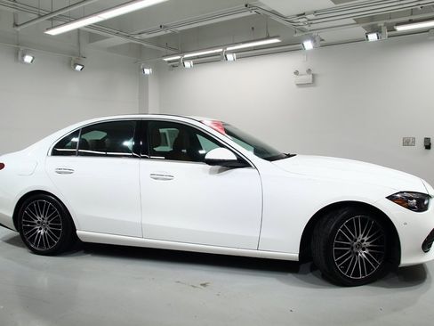 Used 2025 Mercedes-Benz C 300 4MATIC Sedan image 9