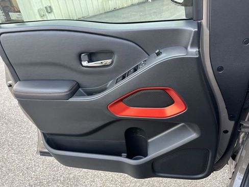 Used 2024 Nissan Frontier Pro-X image 25