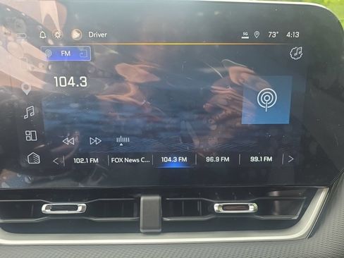 Used 2025 Chevrolet Equinox LT w/ Safety and Technology Package AWD/4WD image 23