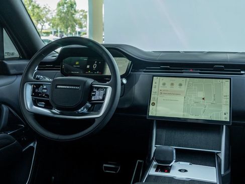 Used 2026 Land Rover Range Rover SE AWD/4WD image 19