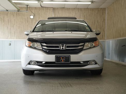 Used 2014 Honda Odyssey Touring image 2