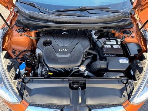 Used 2016 Hyundai Veloster Base image 24
