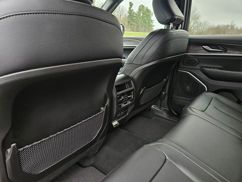 New 2026 Jeep Grand Cherokee Limited RWD image 30