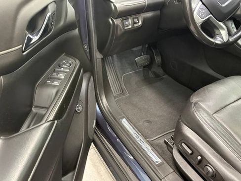 Used 2019 GMC Acadia SLT AWD/4WD image 14