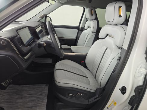 Used 2023 Rivian R1S Adventure image 19