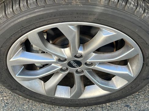 Used 2018 Lincoln MKC Select w/ Select Plus Package image 21