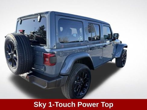 Used 2025 Jeep Wrangler Unlimited Sahara w/ Safety Group image 6