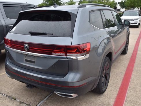 Used 2024 Volkswagen Atlas SE FWD image 7