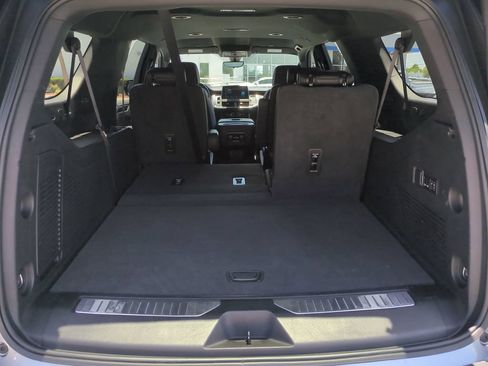 Used 2022 Chevrolet Suburban High Country AWD/4WD image 14