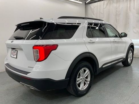 Used 2023 Ford Explorer XLT w/ Equipment Group 202A AWD/4WD image 7