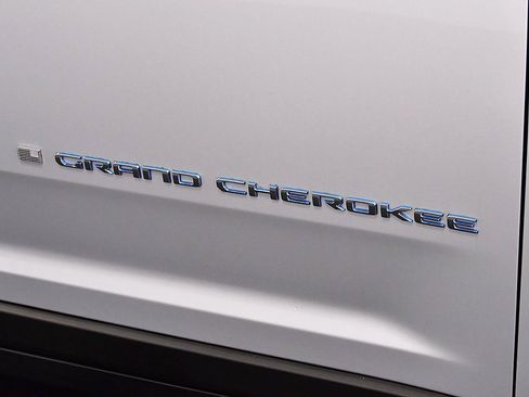 Used 2023 Jeep Grand Cherokee 4WD 4xe w/ Luxury Tech Group II image 10