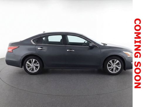 Used 2015 Nissan Altima 2.5 SV w/ Convenience Package FWD image 10