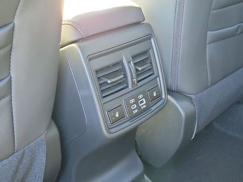 Used 2026 Subaru Outback Limited image 15