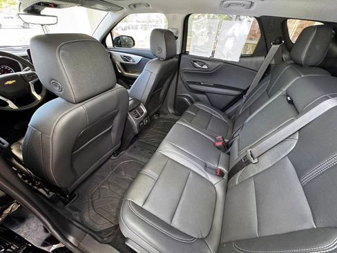 Used 2025 Chevrolet Blazer LT w/ Sound & Technology Package FWD image 41